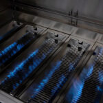 Grills, Muscle 36-Zoll-Hybrid-Gas-/Holzkohlegrills – Bild 5