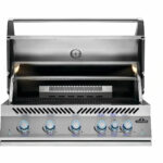 Eingebauter 38-Zoll-Gasgrill der Serie 700 von Napoleon mit hinterem Infrarotbrenner BIG38RB-1