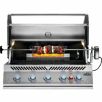 Eingebauter 38-Zoll-Gasgrill der Serie 700 von Napoleon mit hinterem Infrarotbrenner BIG38RB-1