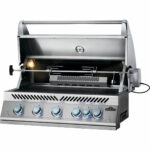 Eingebauter 38-Zoll-Gasgrill der Serie 700 von Napoleon mit hinterem Infrarotbrenner BIG38RB-1