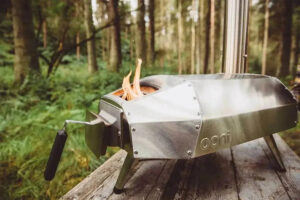 Ooni Karu 12 Holz- und Holzkohlebefeuerter Pizzaofen