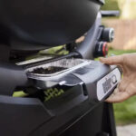 Weber Q 2800N+ Gasgrill mit Ständer, Mitternachtsschwarz – Bild 4