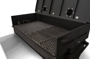 Yoder Smokers 24x36 flacher, verstellbarer Holzkohlegrill auf Wettbewerbswagen – Bild 16