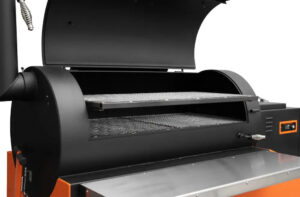 Yoder Smokers Cimarron S Pellet Smoker auf einem Wettbewerbswagen