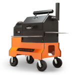 Yoder Smokers YS480s Pelletgrill auf Competition Cart