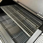 Yoder Smokers YS480s Pelletgrill auf Wettbewerbswagen mit Aufbewahrungsschublade – Bild 17