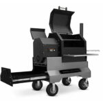 Yoder Smokers YS480s Pelletgrill auf Wettbewerbswagen mit Aufbewahrungsschublade